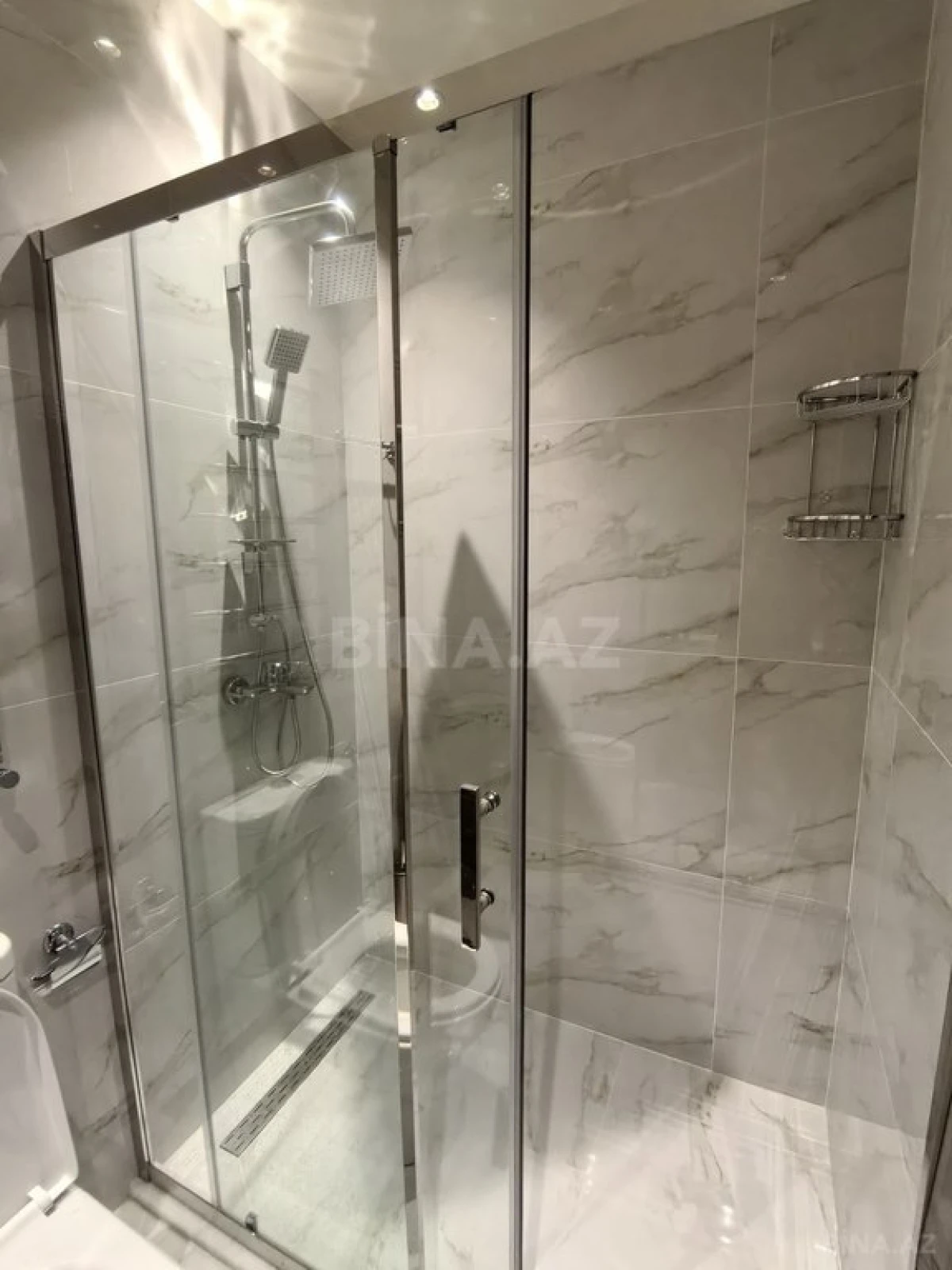 Kirayə verilir 2 otaqlı mənzil 72 m²