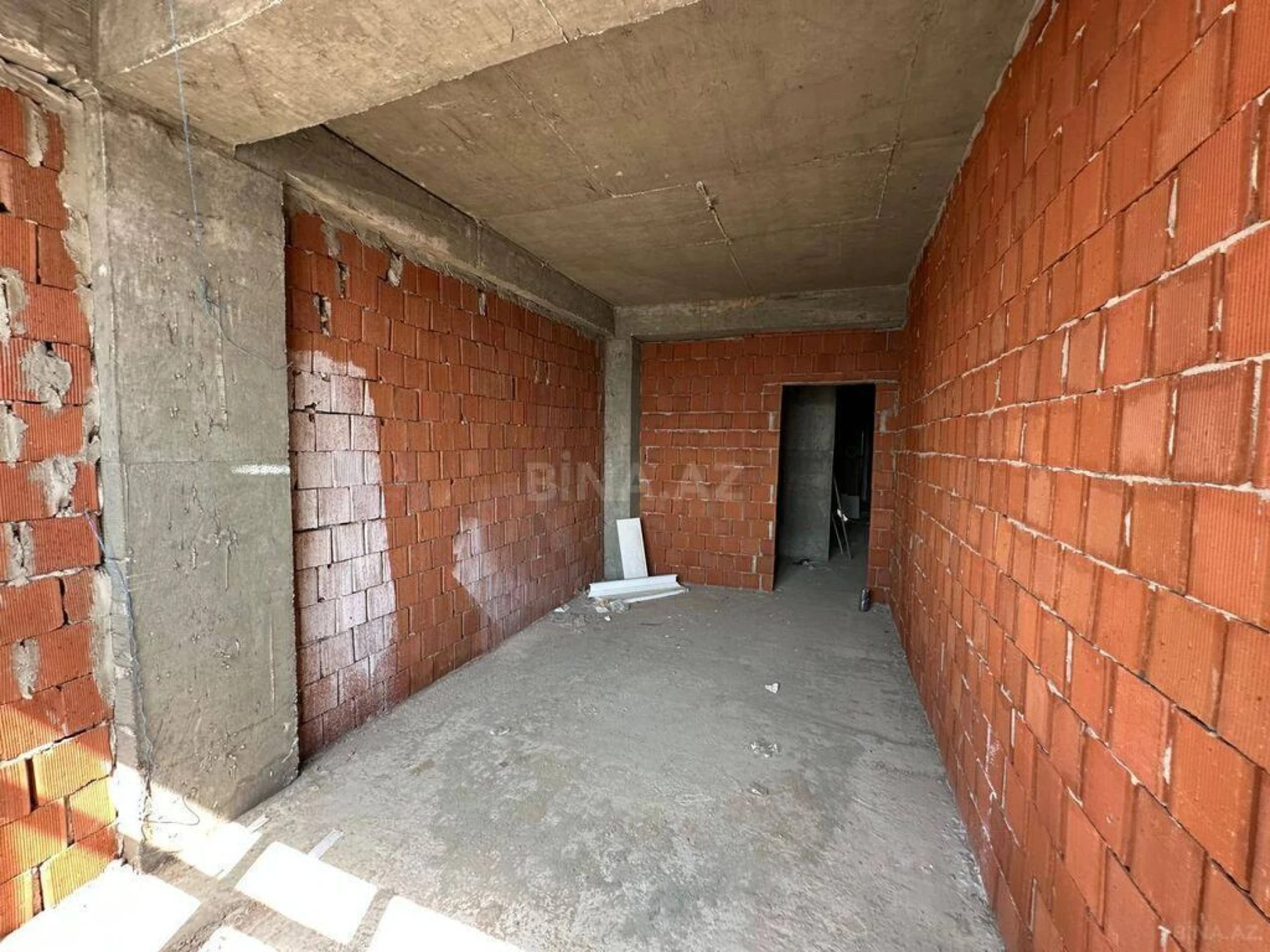 Satılır 4 otaqlı mənzil 150 m²