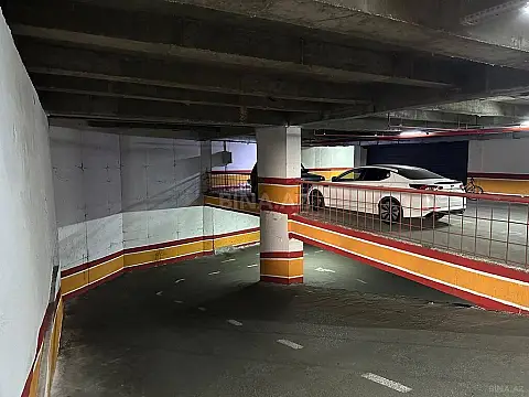 Satılır 4 otaqlı mənzil 150 m²