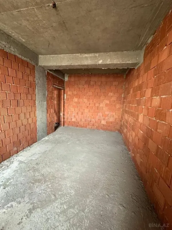 Satılır 4 otaqlı mənzil 150 m²