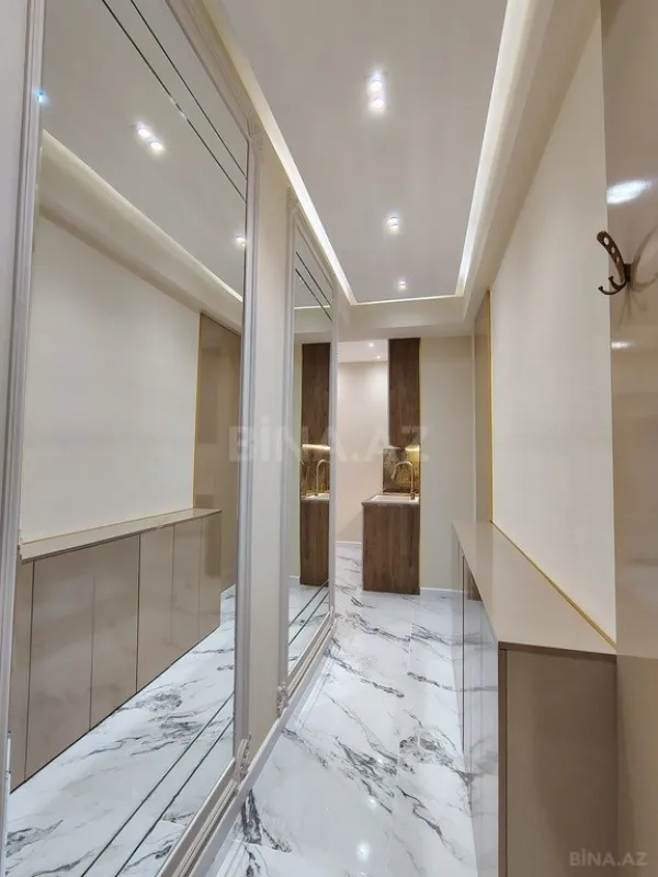 Satılır 2 otaqlı mənzil 68 m²