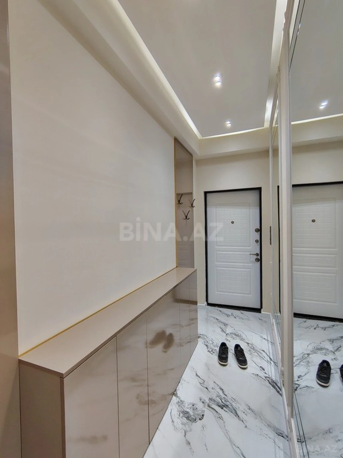 Satılır 2 otaqlı mənzil 68 m²