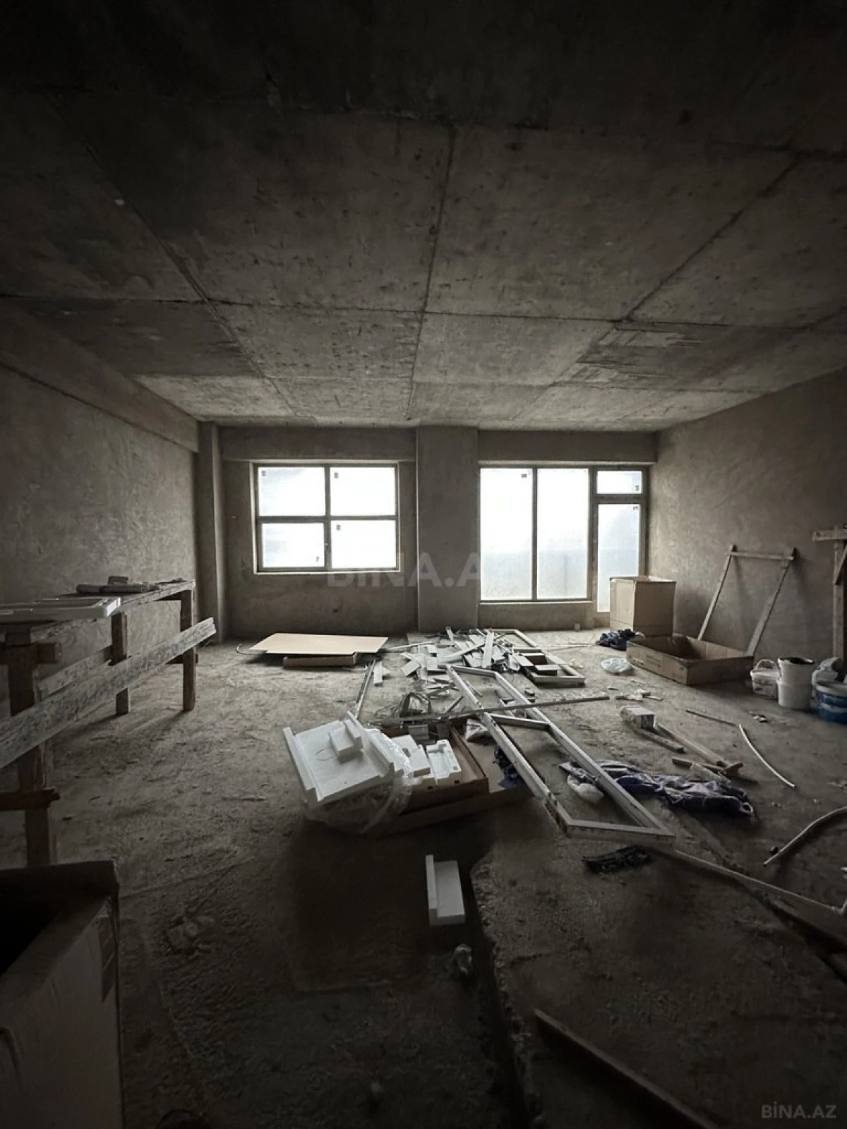 Satılır 4 otaqlı mənzil 192 m²