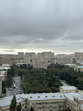 Satılır 4 otaqlı mənzil 192 m²