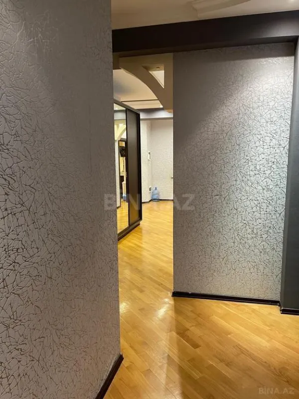 Satılır 3 otaqlı mənzil 157 m²