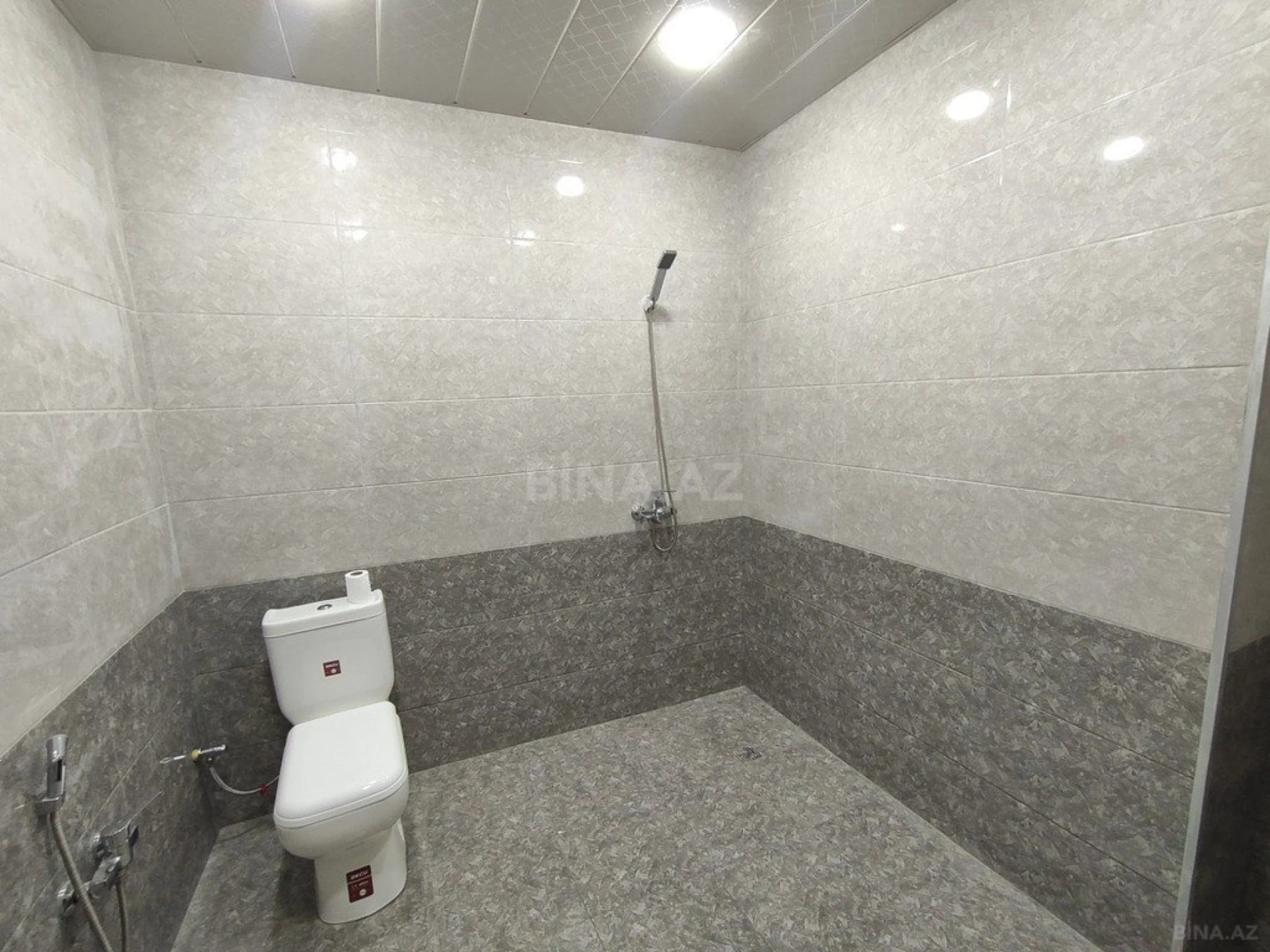 Satılır 3 otaqlı mənzil 115 m²