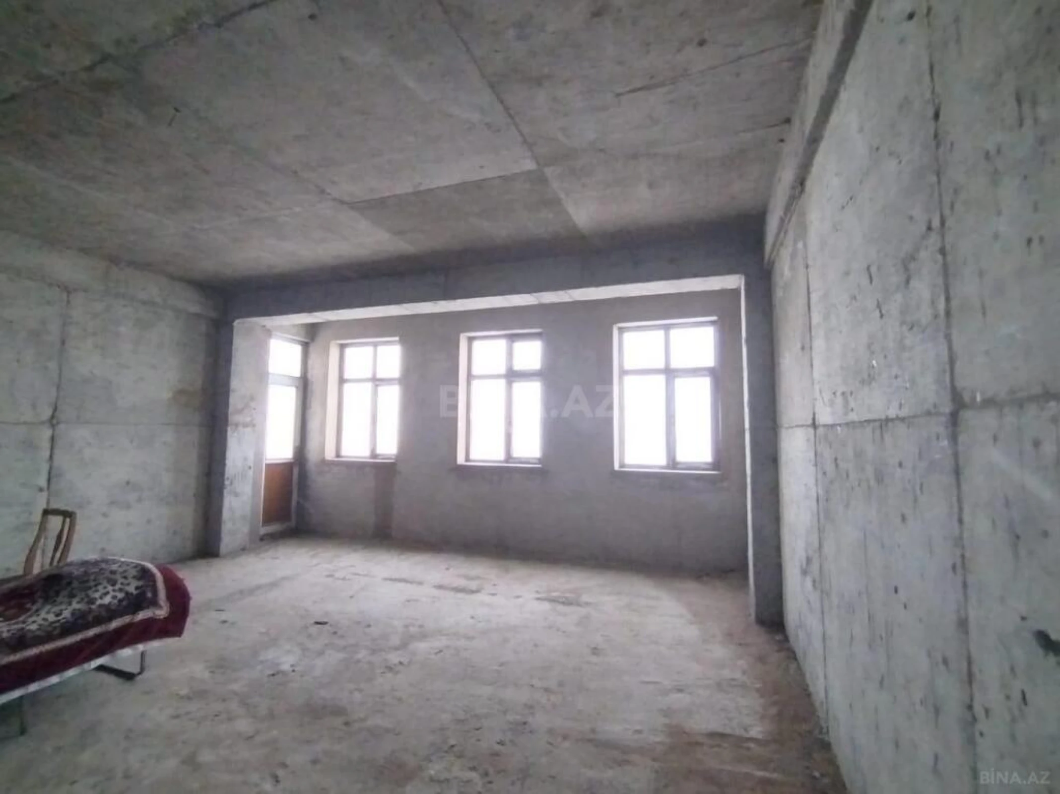 Satılır 5 otaqlı mənzil 223 m²