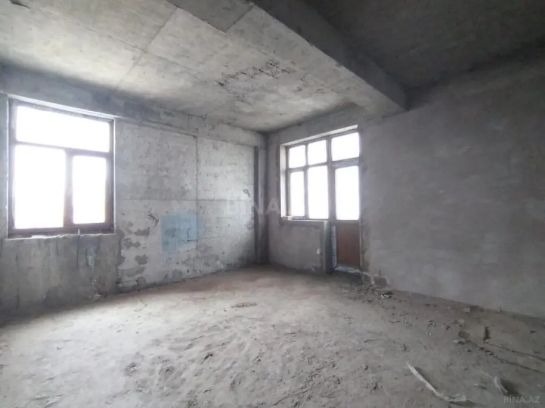 Satılır 5 otaqlı mənzil 223 m²