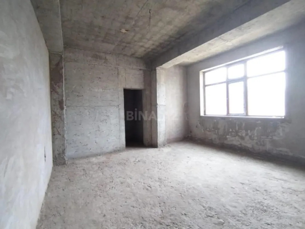 Satılır 5 otaqlı mənzil 223 m²