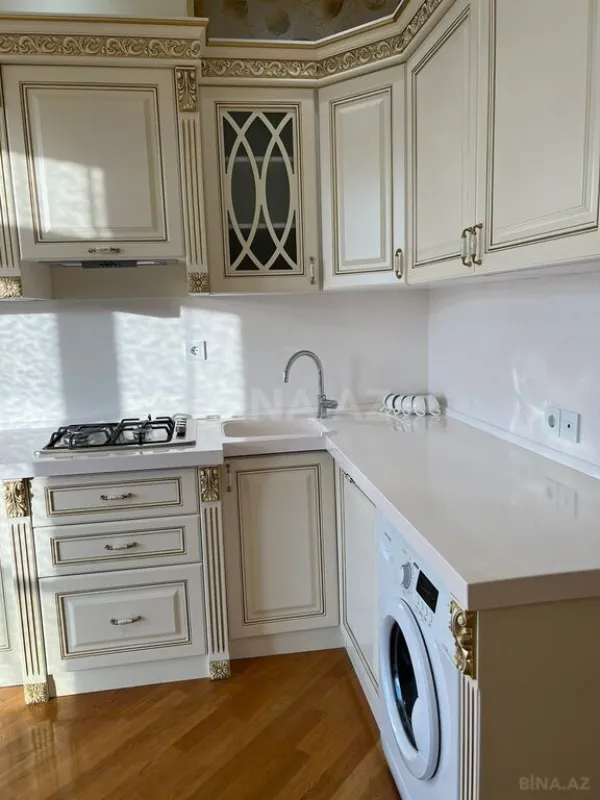 Kirayə verilir 2 otaqlı mənzil 110 m²