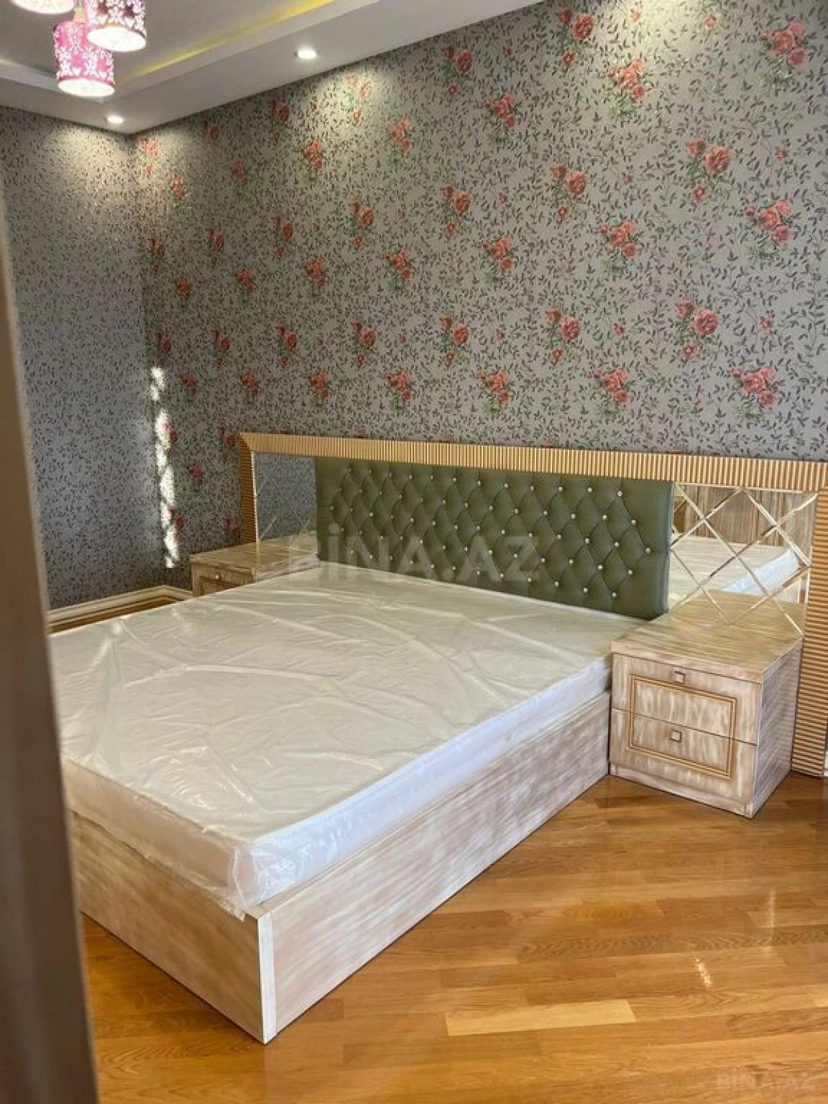 Kirayə verilir 2 otaqlı mənzil 110 m²