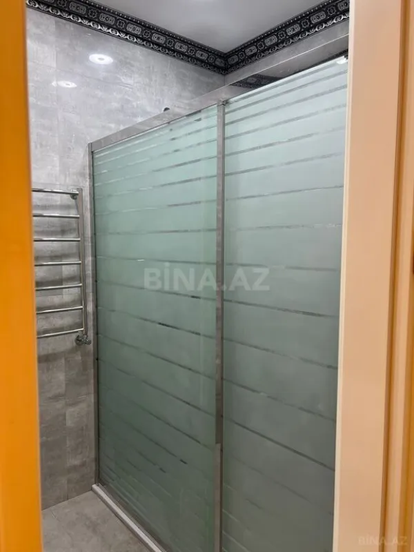 Kirayə verilir 2 otaqlı mənzil 110 m²