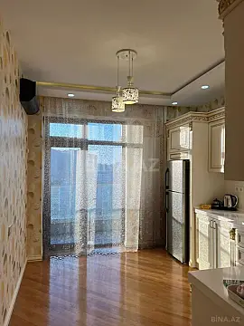 Kirayə verilir 2 otaqlı mənzil 110 m²