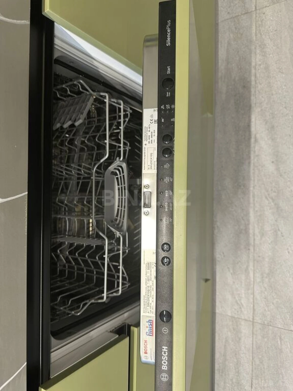 Kirayə verilir 2 otaqlı mənzil 80 m²