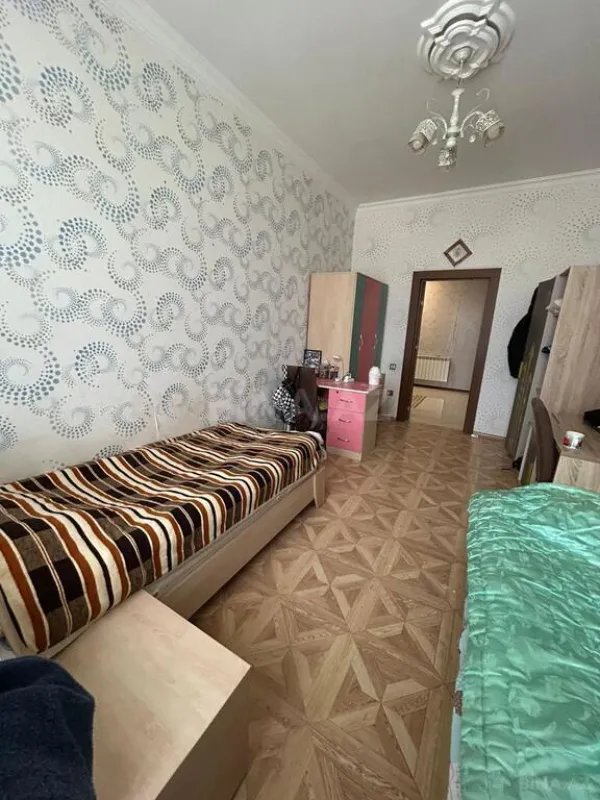 Satılır 3 otaqlı mənzil 116 m²