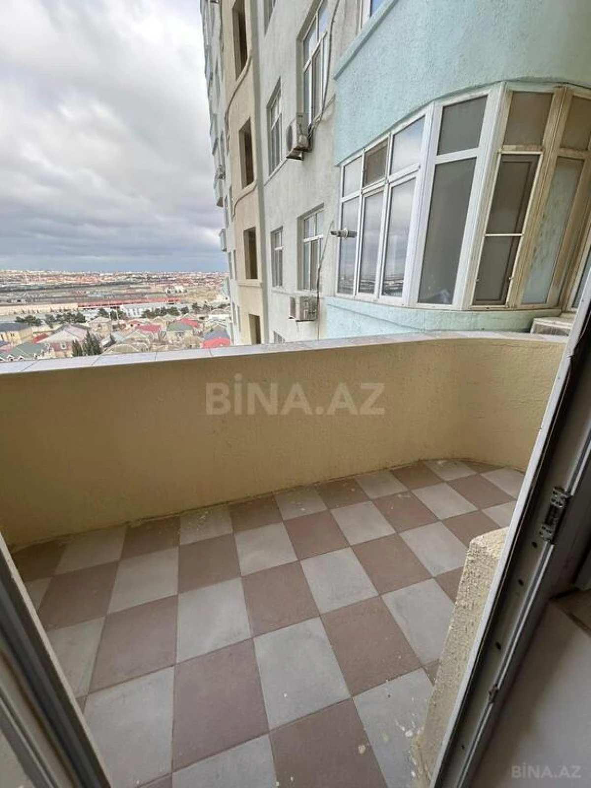 Satılır 3 otaqlı mənzil 116 m²