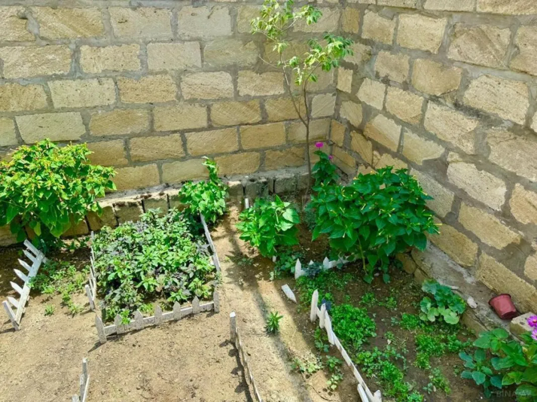 Satılır 5 otaqlı həyət evi 200 m²