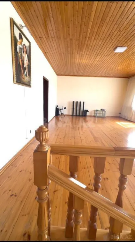 Satılır 5 otaqlı həyət evi 200 m²