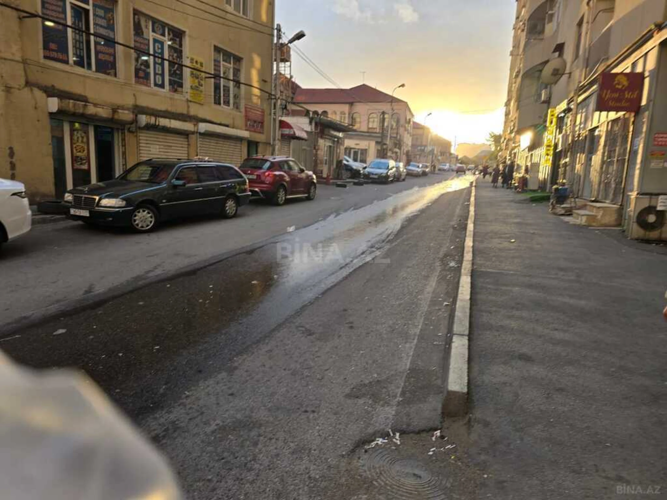 Satılır 7 otaqlı həyət evi 700 m²