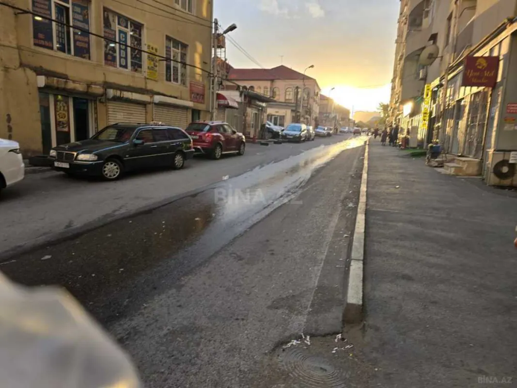 Satılır 7 otaqlı həyət evi 700 m²