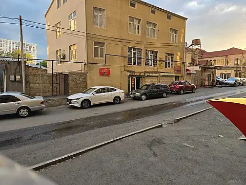 Satılır 7 otaqlı həyət evi 700 m² — Bakı, İnşaatçılar 7 otaq 700.00 m²