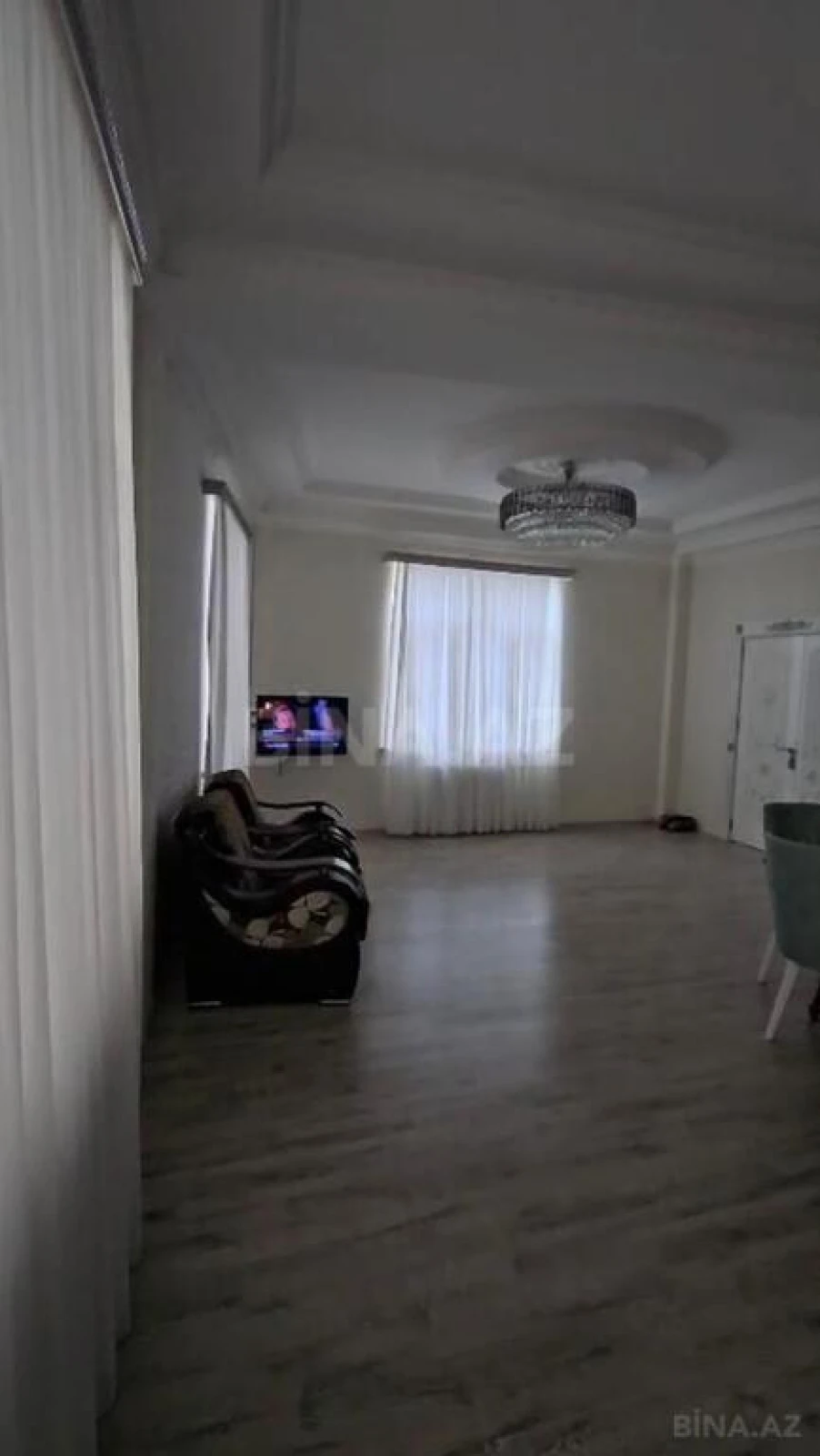 Satılır 7 otaqlı həyət evi 700 m²