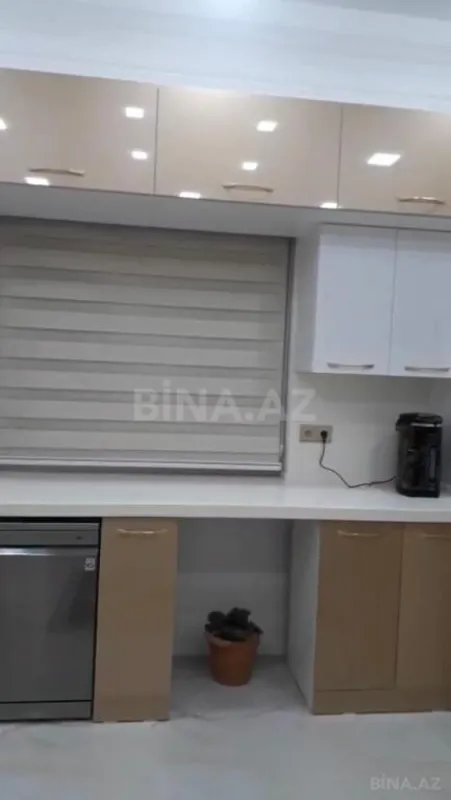 Satılır 7 otaqlı həyət evi 700 m²