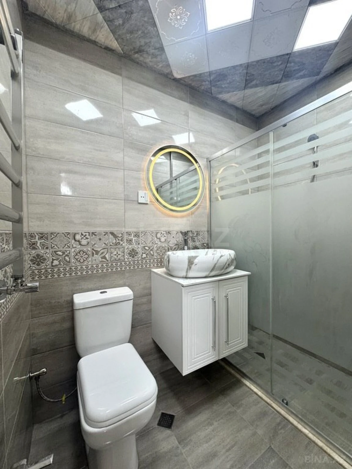 Satılır 3 otaqlı mənzil 145 m²