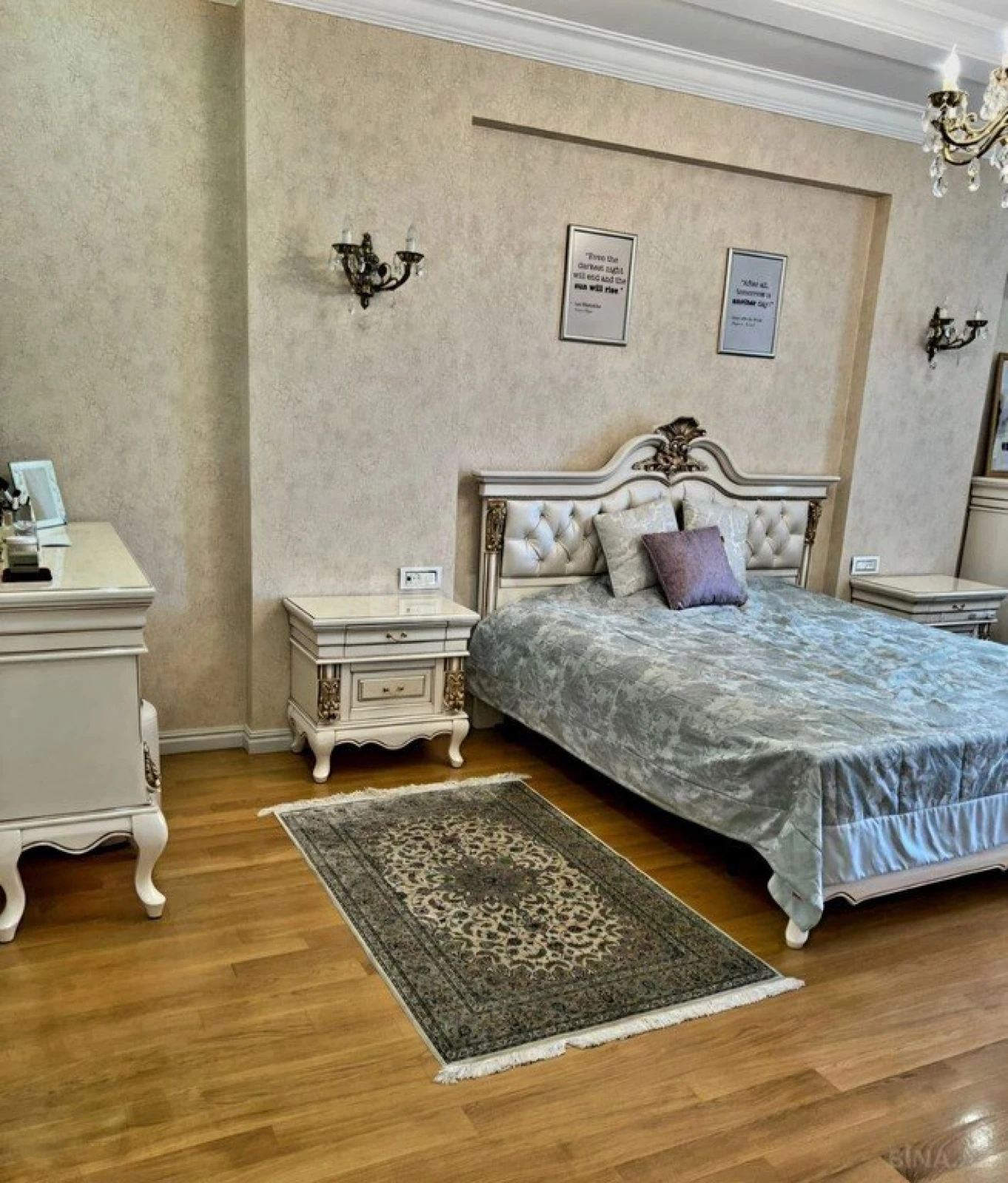 Satılır 4 otaqlı mənzil 189 m²