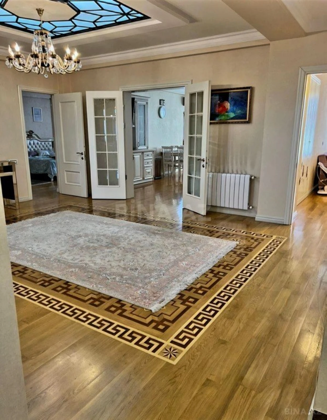 Satılır 4 otaqlı mənzil 189 m²