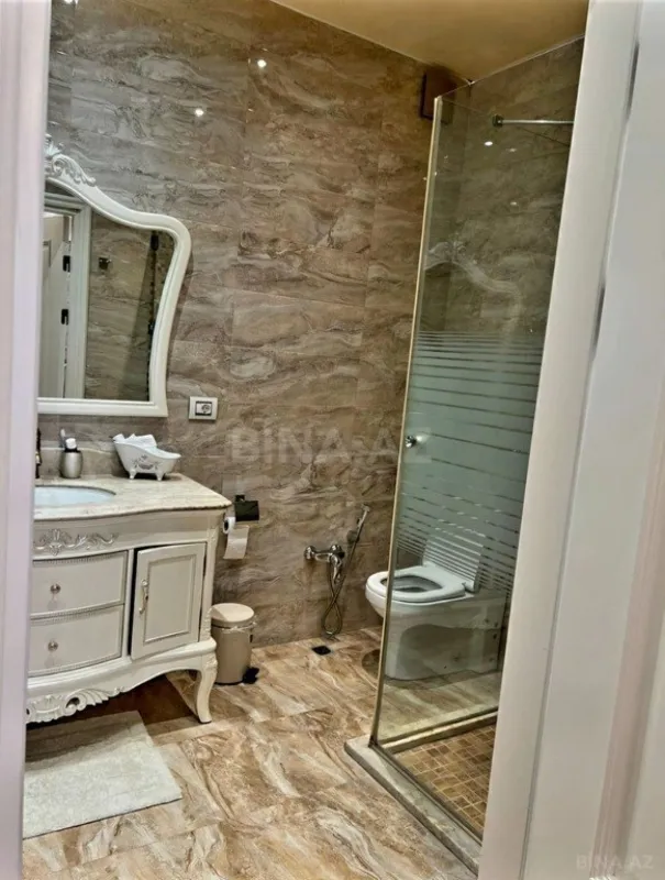 Satılır 4 otaqlı mənzil 189 m²