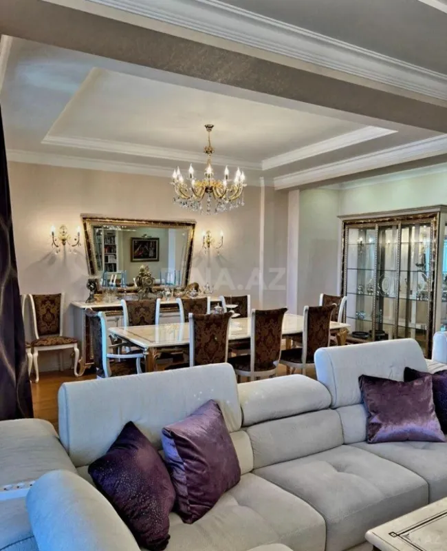 Satılır 4 otaqlı mənzil 189 m²