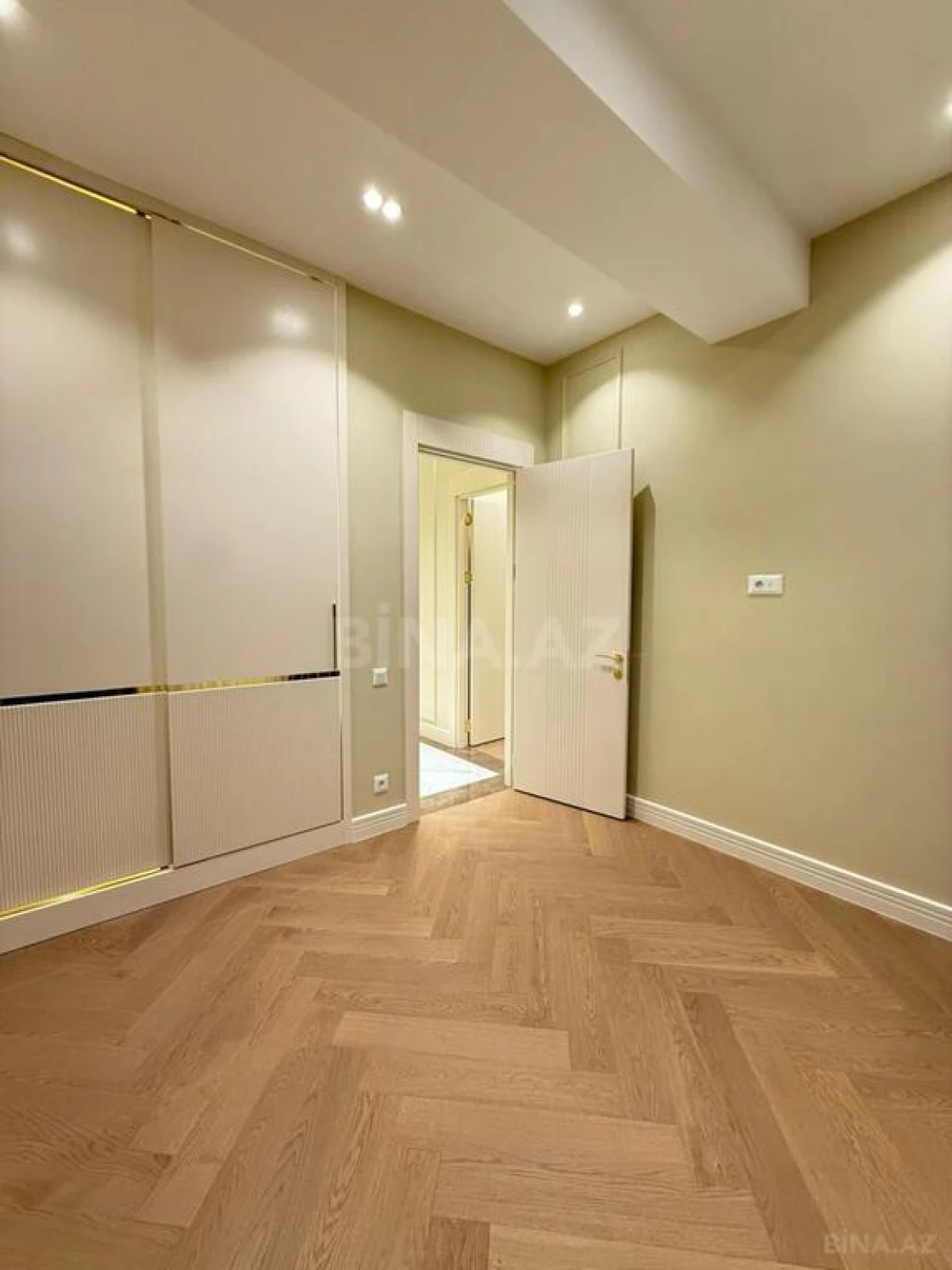 Satılır 3 otaqlı mənzil 85 m²