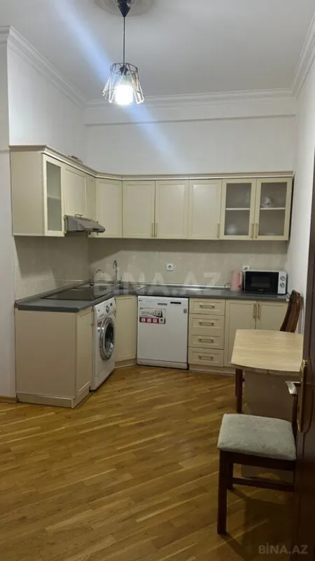 Kirayə verilir 3 otaqlı mənzil 112 m²