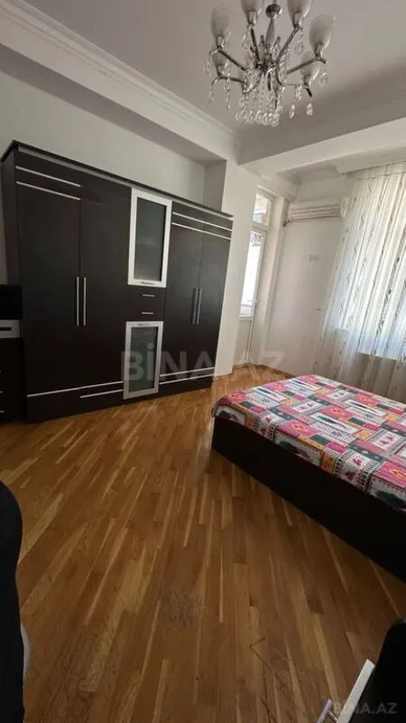 Kirayə verilir 3 otaqlı mənzil 112 m²