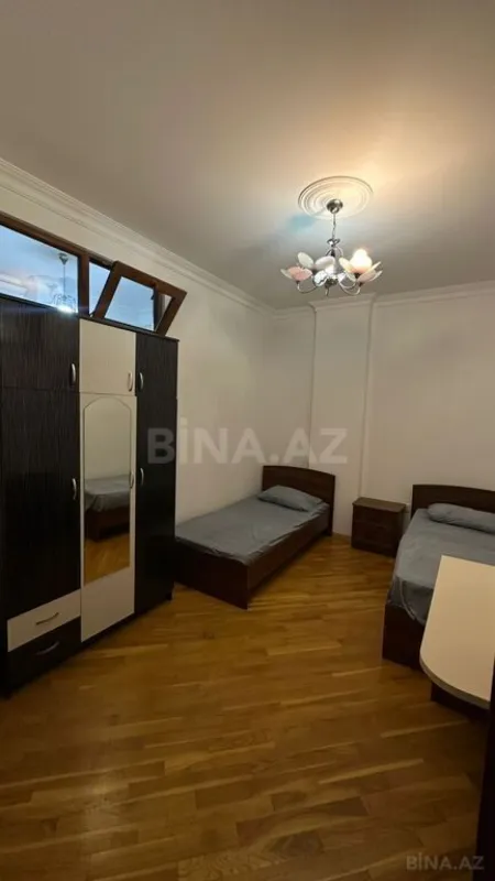 Kirayə verilir 3 otaqlı mənzil 112 m²
