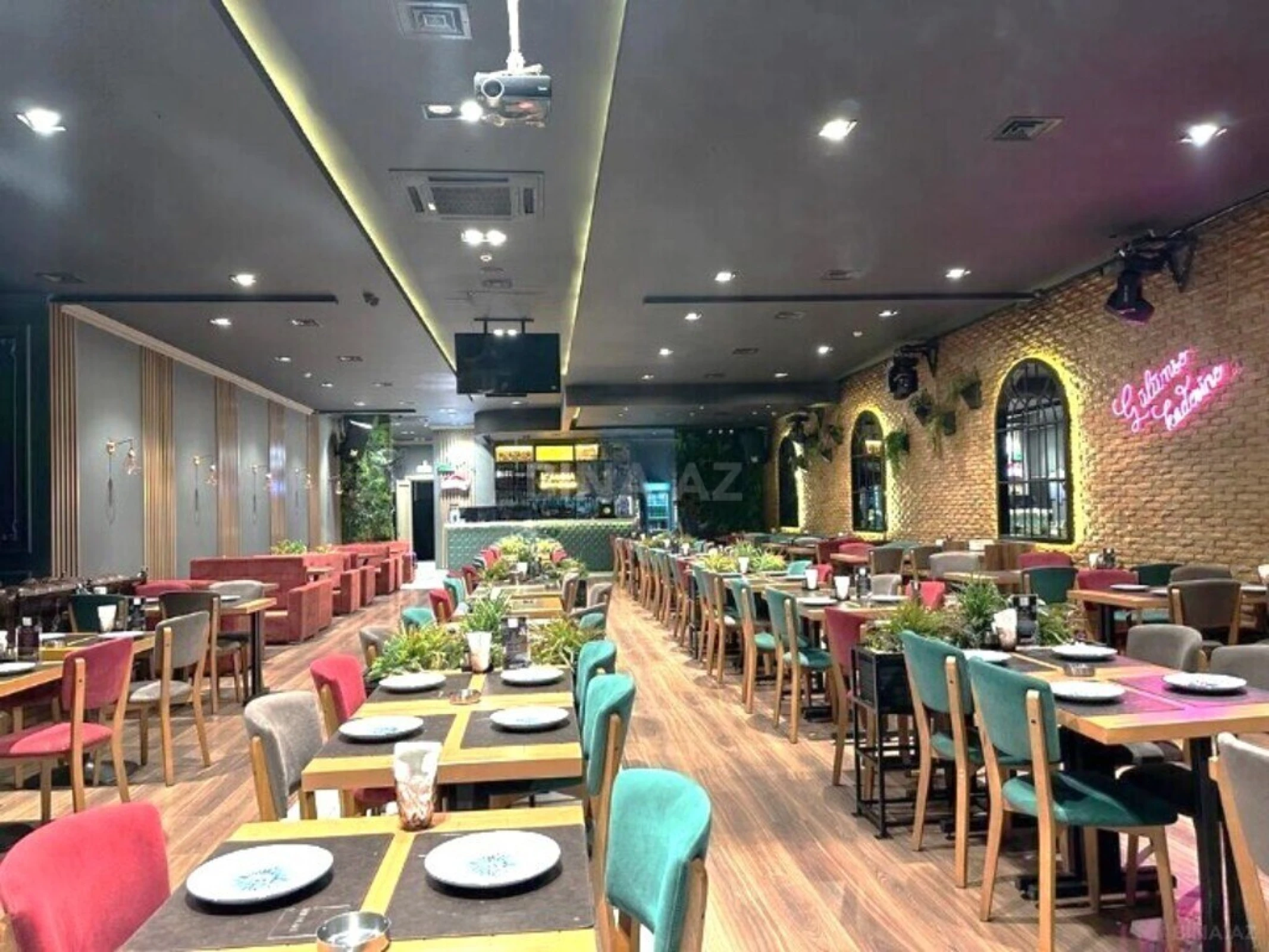 Satılır obyekt 340 m²