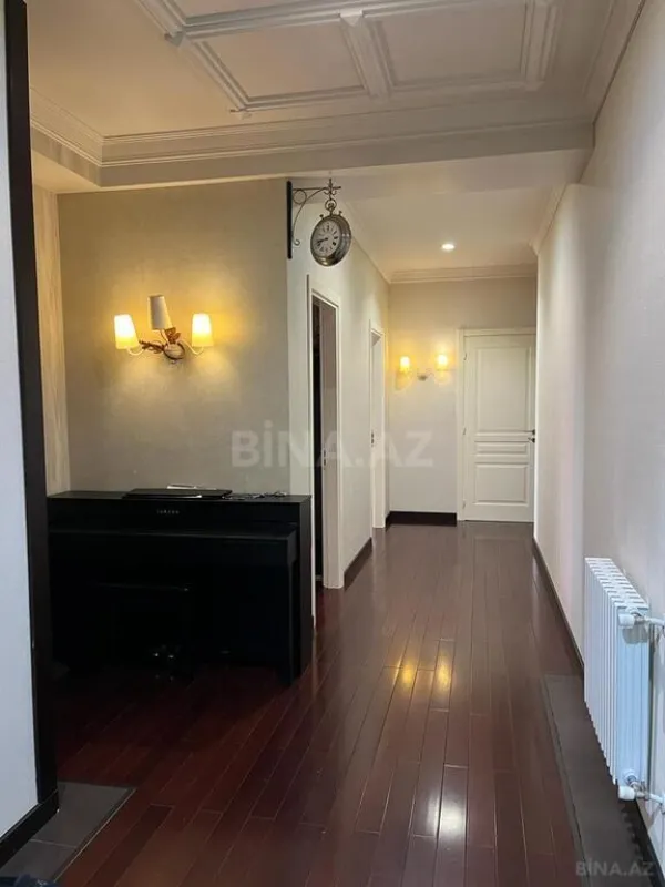 Satılır 3 otaqlı mənzil 148 m²
