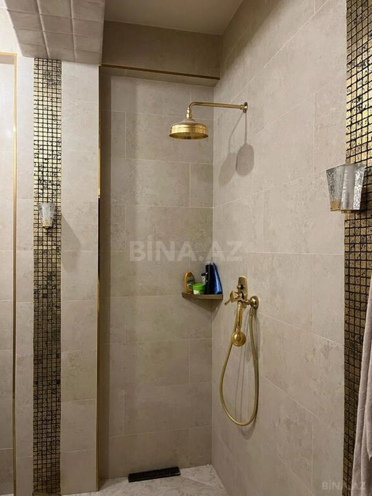 Satılır 3 otaqlı mənzil 148 m²