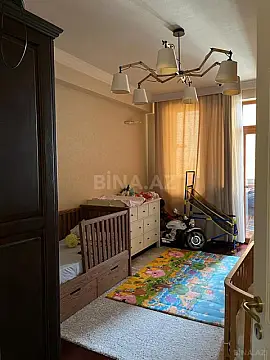 Satılır 3 otaqlı mənzil 148 m²