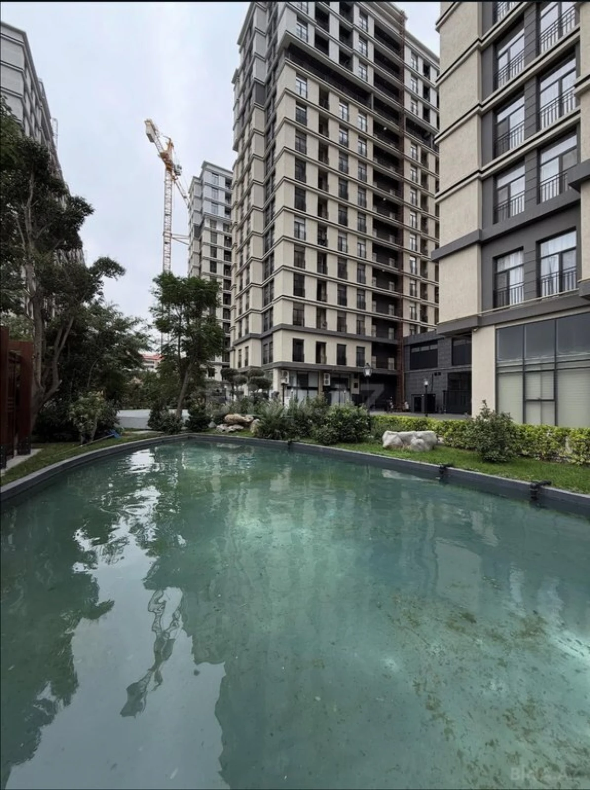 Satılır 2 otaqlı mənzil 83 m²