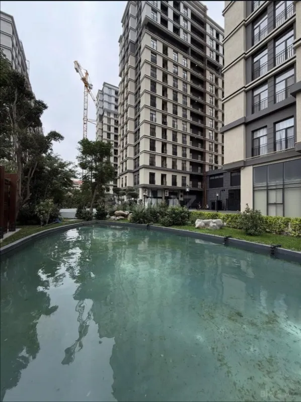 Satılır 2 otaqlı mənzil 83 m²