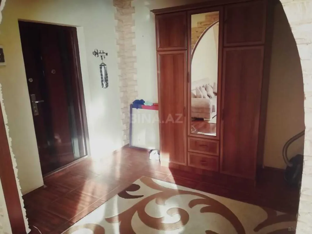 Satılır 4 otaqlı mənzil 126 m²