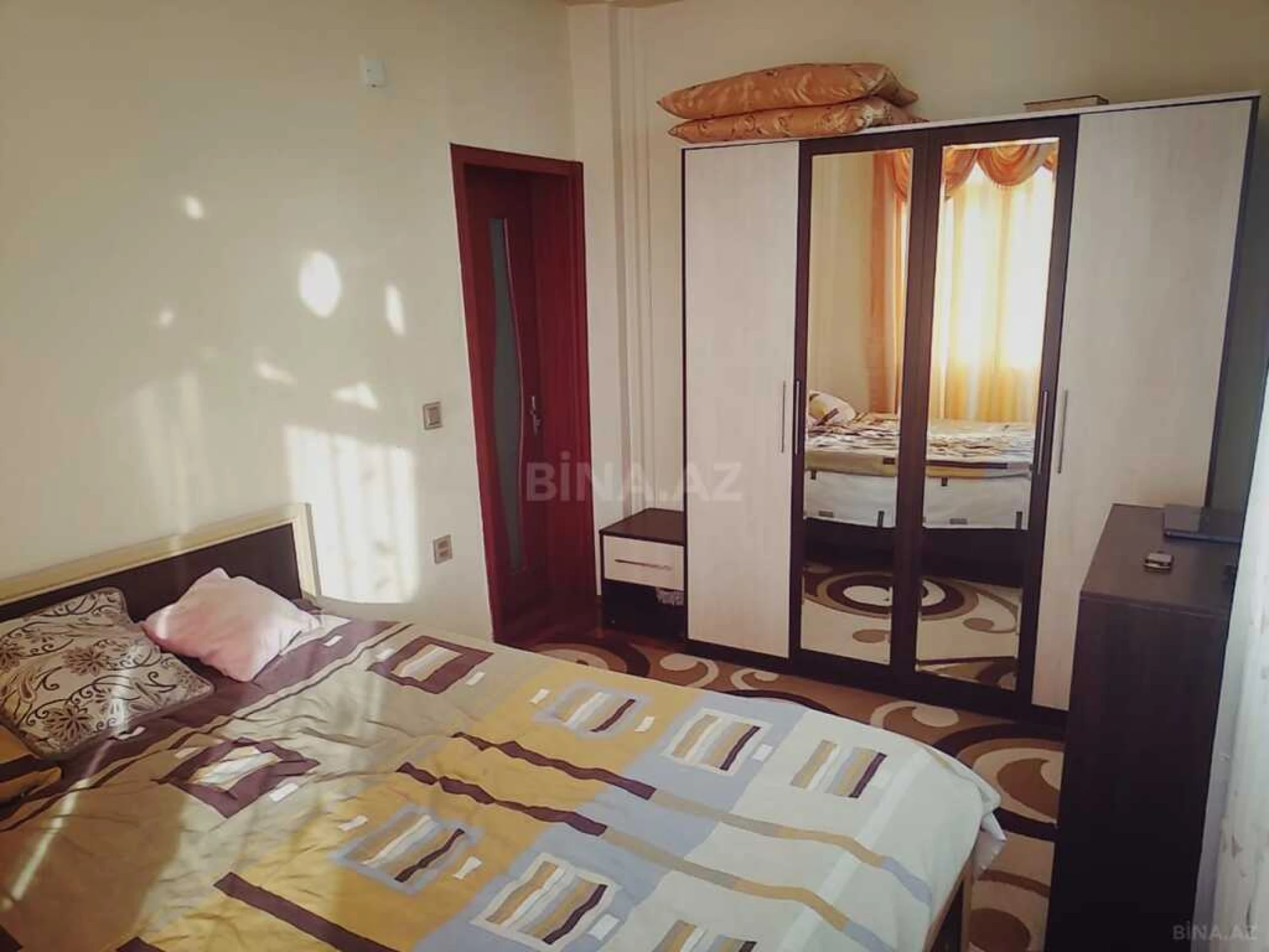 Satılır 4 otaqlı mənzil 126 m²