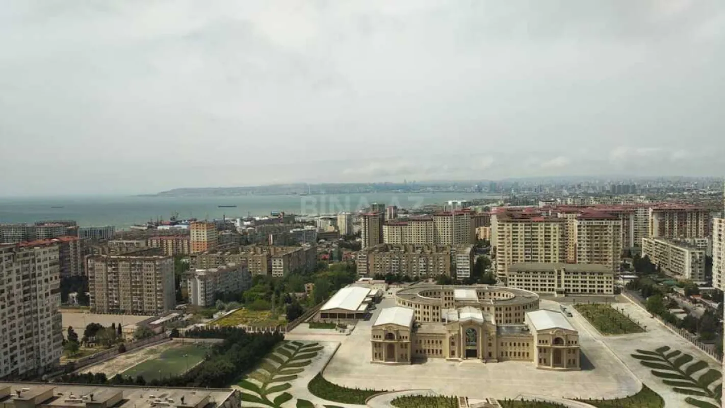 Satılır 4 otaqlı mənzil 126 m²