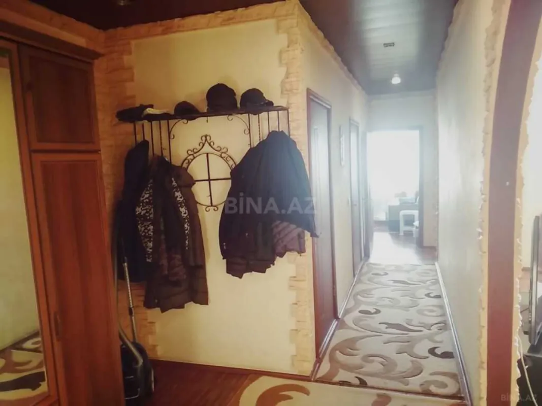 Satılır 4 otaqlı mənzil 126 m²