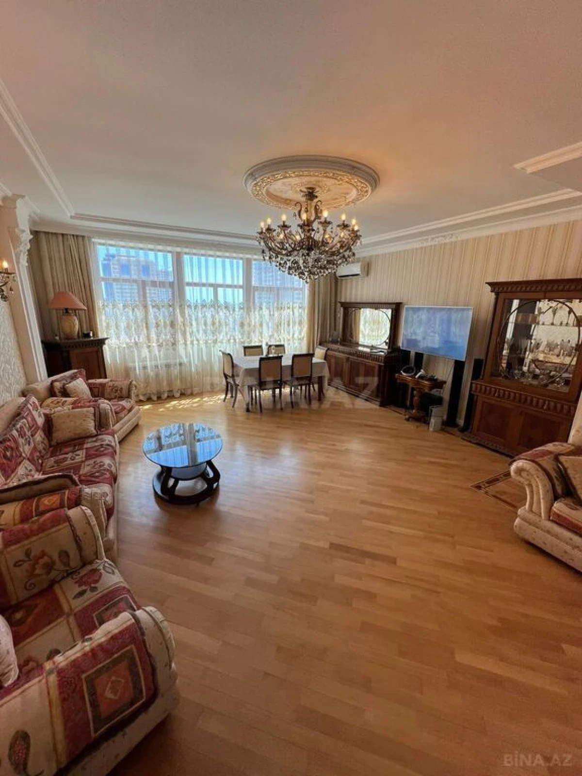 Satılır 3 otaqlı mənzil 137 m²