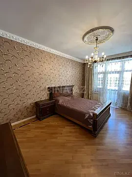 Satılır 3 otaqlı mənzil 137 m²