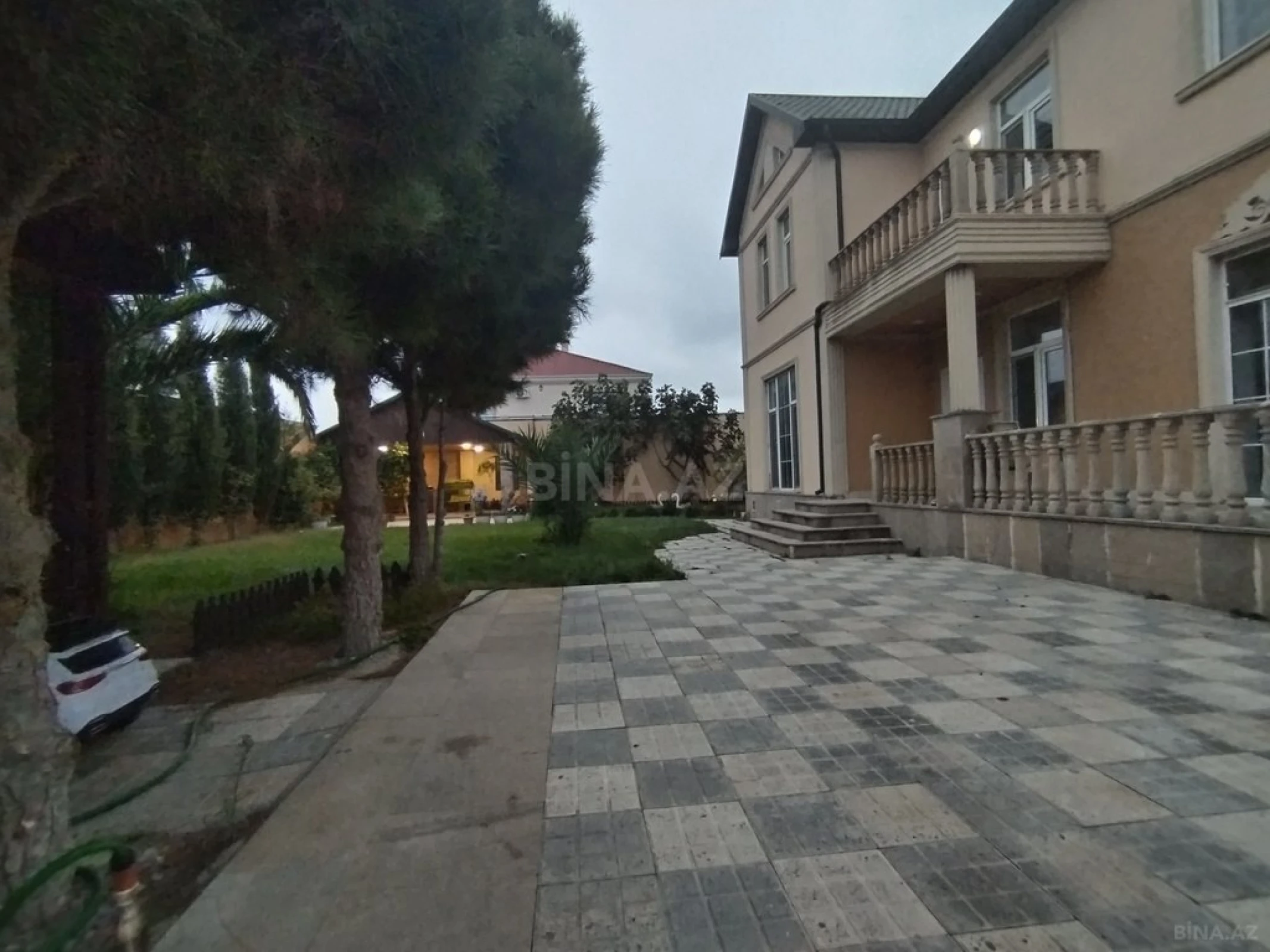 Satılır 5 otaqlı həyət evi 181 m²