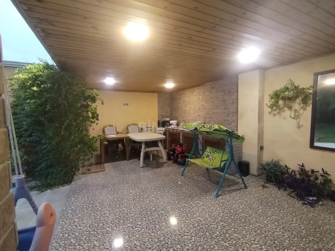 Satılır 5 otaqlı həyət evi 181 m²